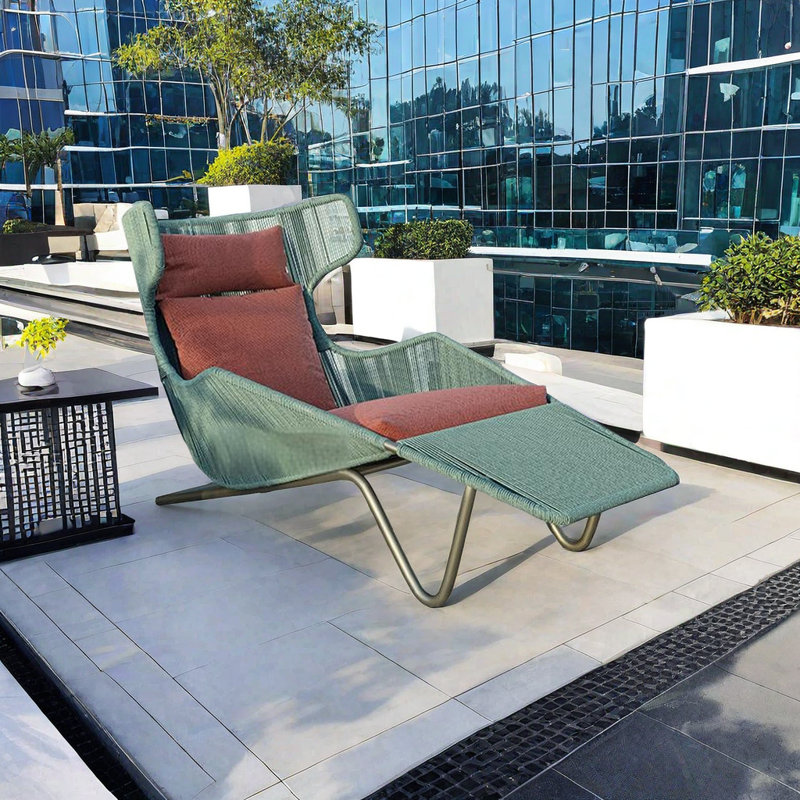 Chaise longue d'extérieur en rotin