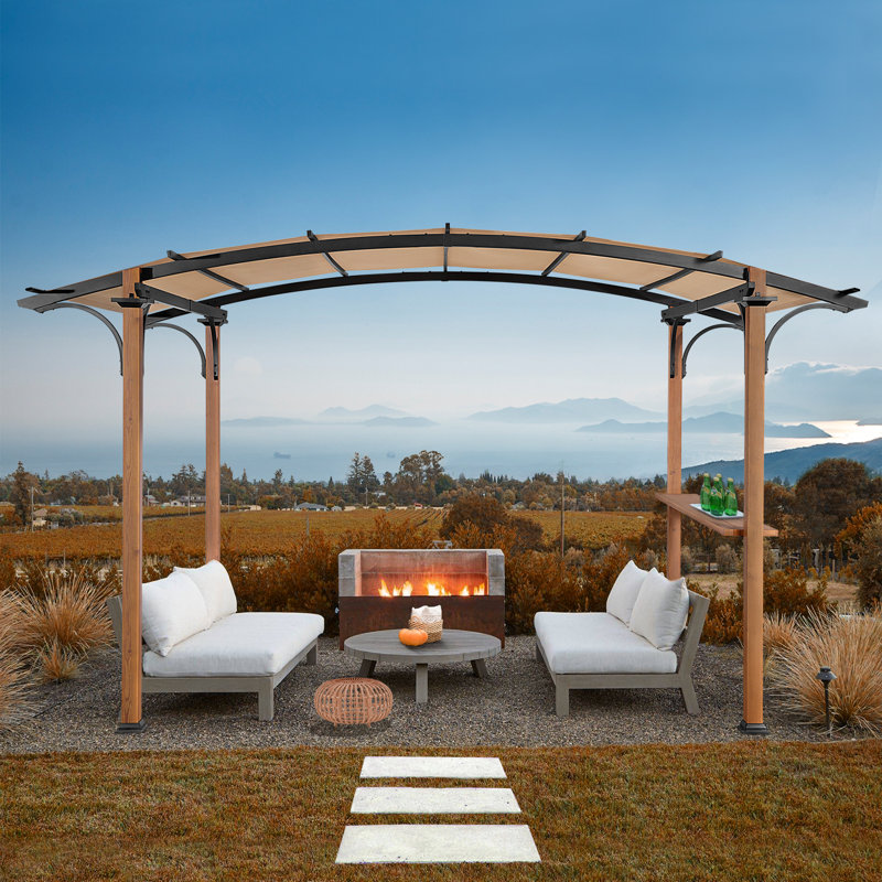 13 pi. L 8,5 pi. D Pergola en acier avec auvent