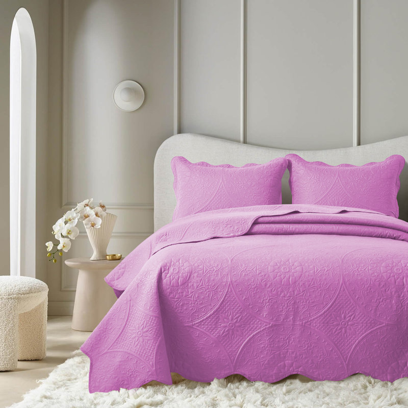 Elegant Floral Embossed Bedspread Set With Pillow Shams – Lightweight Quilted Bedding, Machine Washable, Lilac/Purple