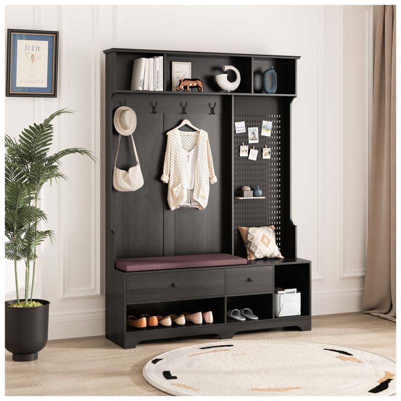 Arbre d'entrée noir multi-usages avec banc d'entrée en lin rembourré amovible, portemanteau, tablettes de rangement et panneau perforé pour l'organisation du couloir