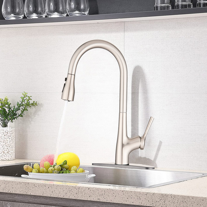 Robinet d'évier de cuisine à poignée simple avec une finition en nickel brossé, une douchette pivotante à trois fonctions pour le lavage et le brossage, buses faciles à nettoyer, laiton industriel, grand industriel