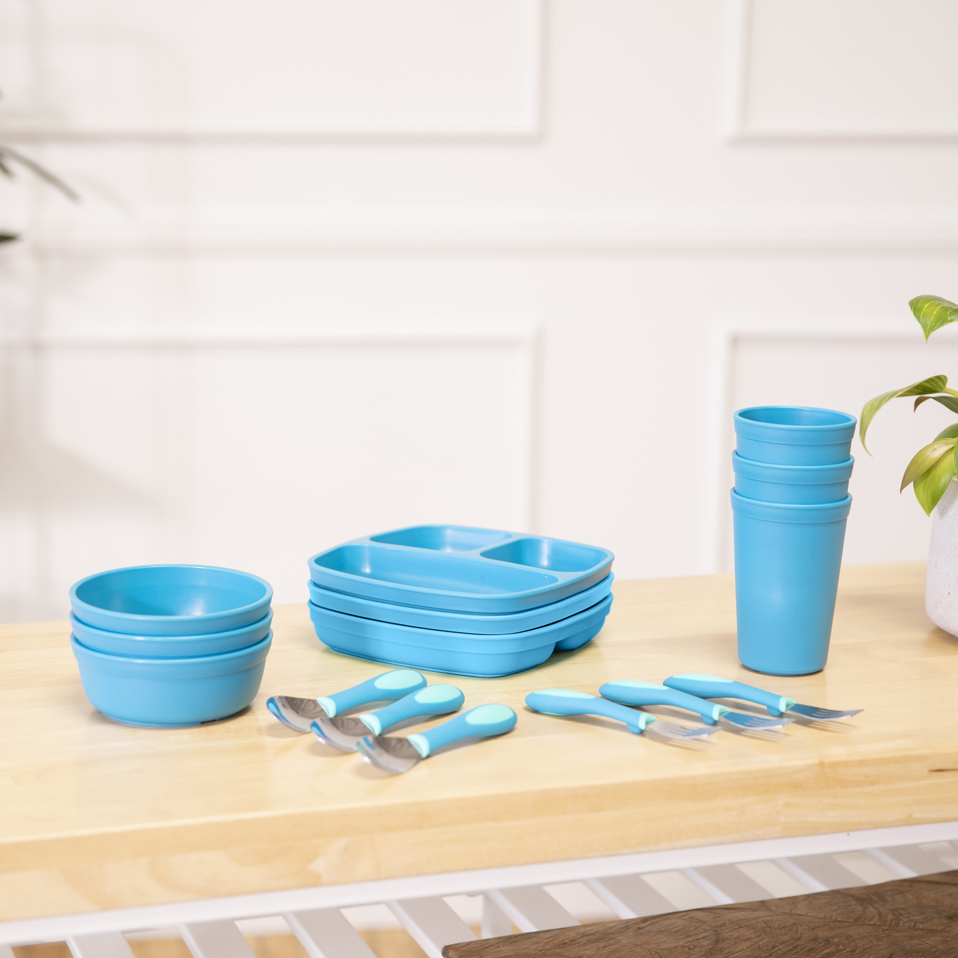 https://assets.wfcdn.com/im/46970186/compr-r85/2159/215942953/ecr4kids-my-first-meal-pal-combo-set-childrens-tableware-15-piece.jpg