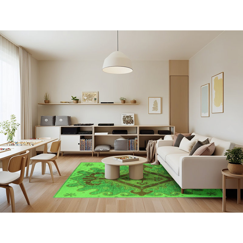 Harender Washable Oriental Indoor Rug, Rectangle 7' x 9'