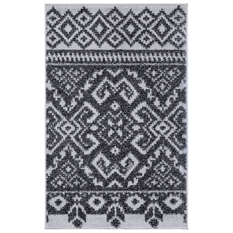 Nicarla Geometric Indoor/Outdoor Rug, Rectangle 2'6" x 4'