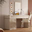 Bureau de style moderne et minimaliste-82821627
