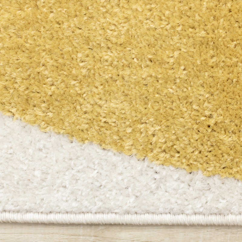 Tapis d'intérieur jaune à poils courts Mentko, Rectangle 6 pi 7 po x 9 pi 7 po