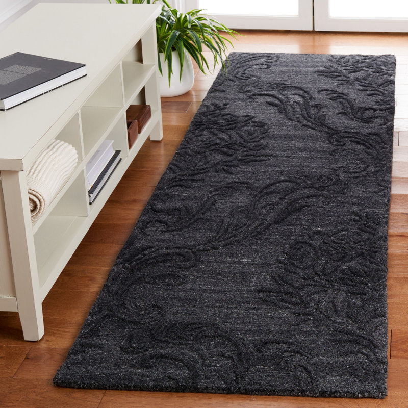 Tapis floral noir touffeté à la main Antashia, Tapis de couloir 2 pi 3 po x 8 pi