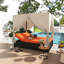Lit de jour de patio en osier avec rideaux et coussins orange, mobilier d'extérieur avec sièges réglables-267516250