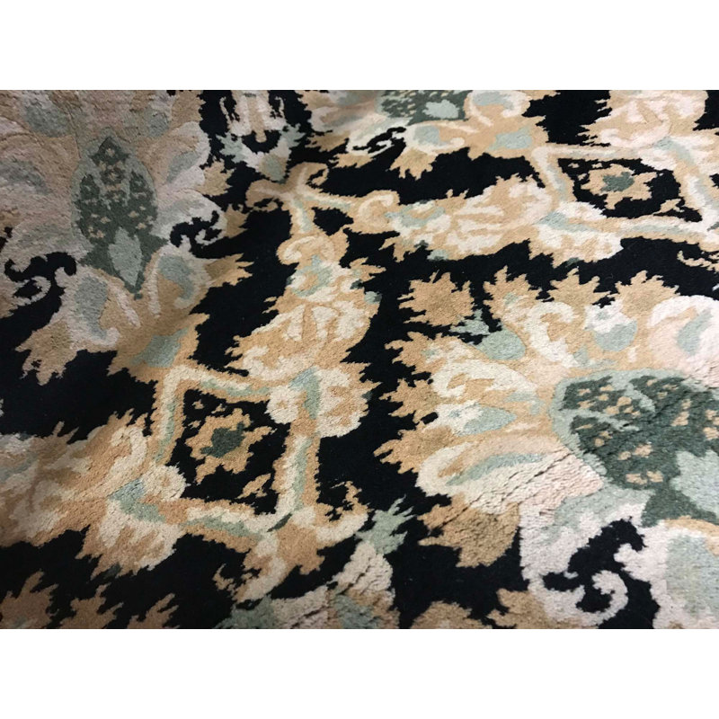 Hand-Knotted High-Quality Gray Area Rug