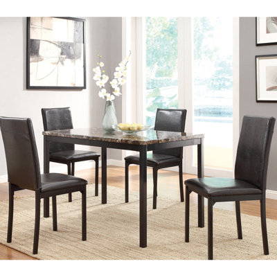4 chaises à cadre en métal pour la salle à manger, siège en similicuir brun, finition noire, largeur 17,75 po, 4 chaises d'appoint, fabrication, cuir, apparence