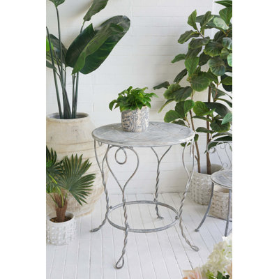 Table d'appoint ronde en fer 26 x 26 x 30 po, finition argentée patinée, table de bout décorative de style champêtre français avec pieds torsadés