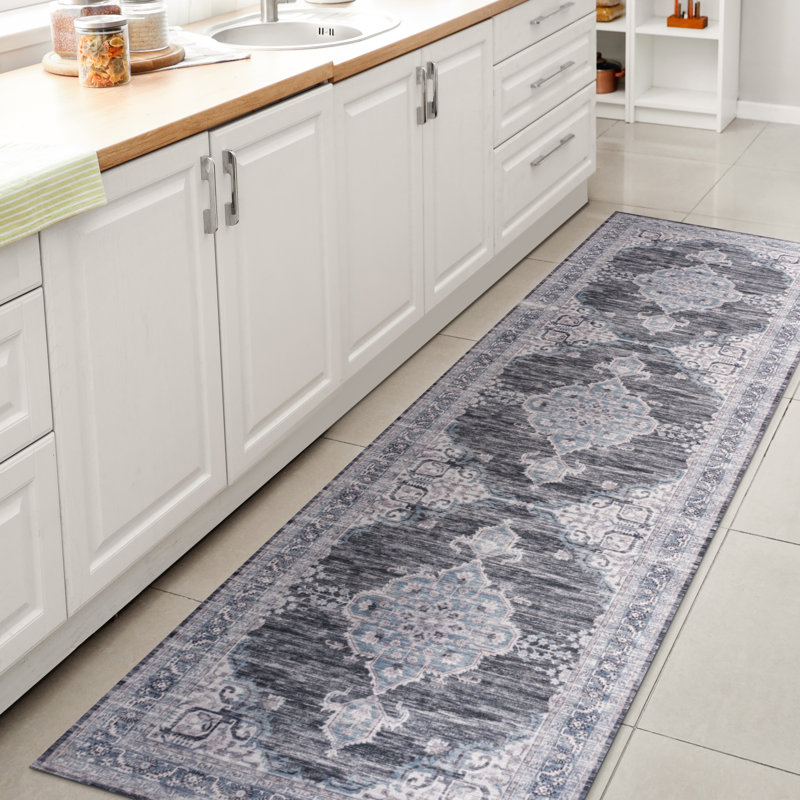 Tapis gris / bleu / blanc Heida Chenille Medallion Cottage, Tapis de couloir 2 pi x 8 pi