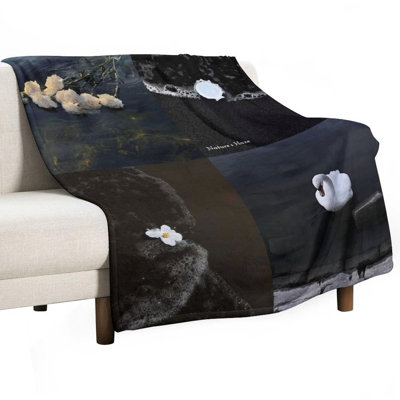 Flowers On Water Luxury Flannel Throw Blanket, Soft Warm Fuzzy Blanket for Living Room Sofa Bed Home Decor
