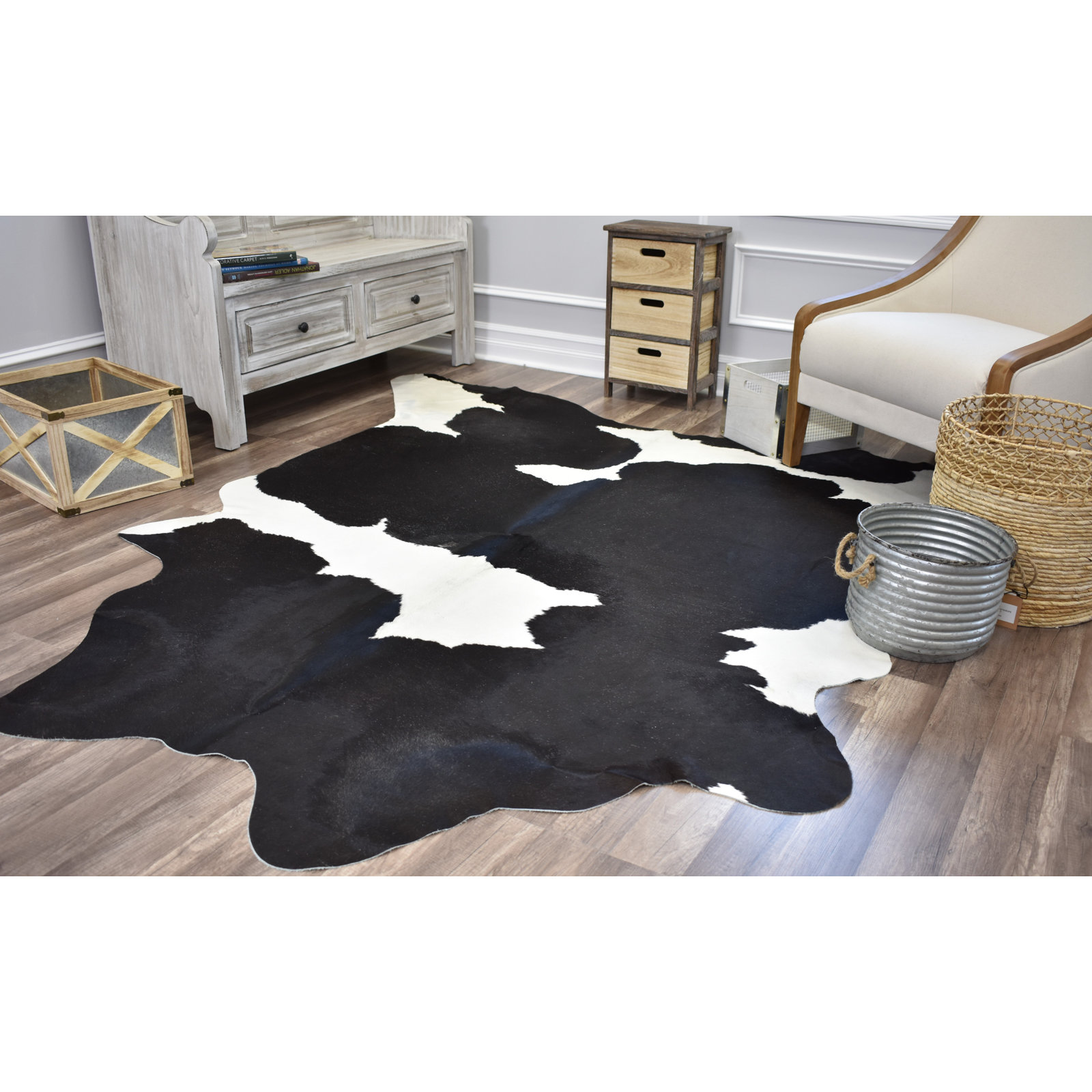 Charlize Whitish Black Handmade Cowhide Rug, 6' x 8'