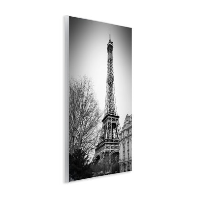 «Looming Eiffel Tower Scenery», art par CAD Designs