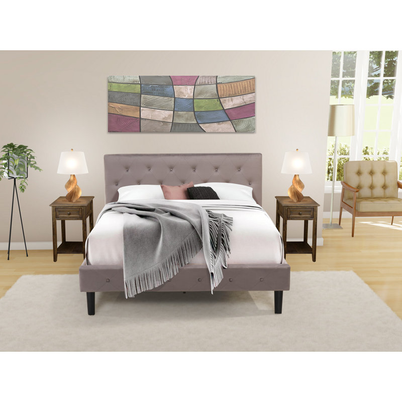 Ensemble de chambre à coucher 3 pièces - Lit plateforme capitonné à boutons - Tête de lit tapissier en velours taupe brun et table de chevet à finition jacobine patinée
