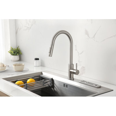 Single Handle Pull Down Sprayer Kitchen Faucet in Brushed Nickel