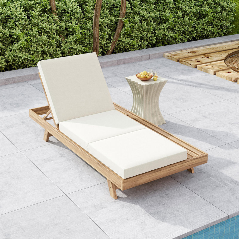 Ensemble de chaises longues
