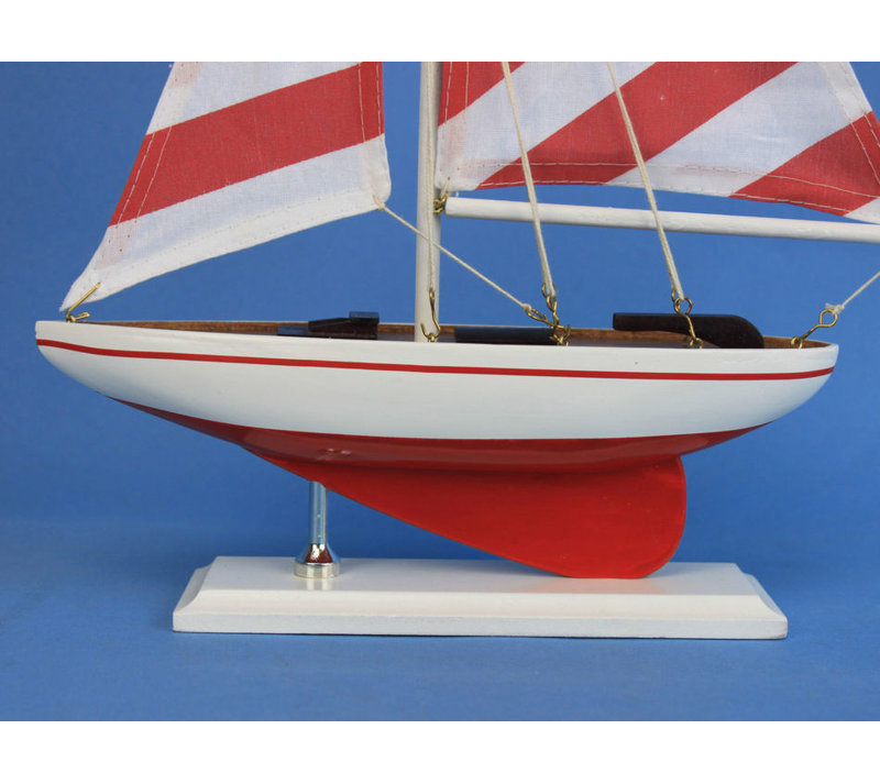 Voilier miniature Parunag, Rouge, H 25 po x l 18 po x P 3,5 po