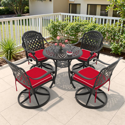 Ensemble de salle à manger d'extérieur rond 5 pièces de 78 cm (30,71 po) avec trou pour parasol, 4 chaises pivotantes avec coussins rouges