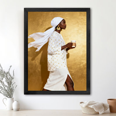 Art encadré noir «Une dame élégante buvant du café», impressions de style rétro
