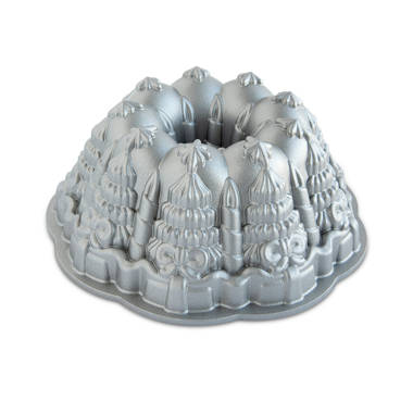 Nordic Ware Pumpkin Patch Bundt Pan, Cast Aluminum, Nonstick