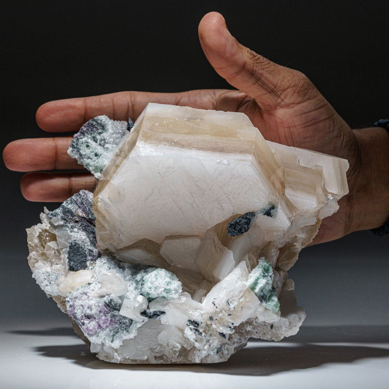 White/Gray Calcite from Huanggang Mine, Kèshíkèténg Qí, Chifeng, Inner Mongolia, China