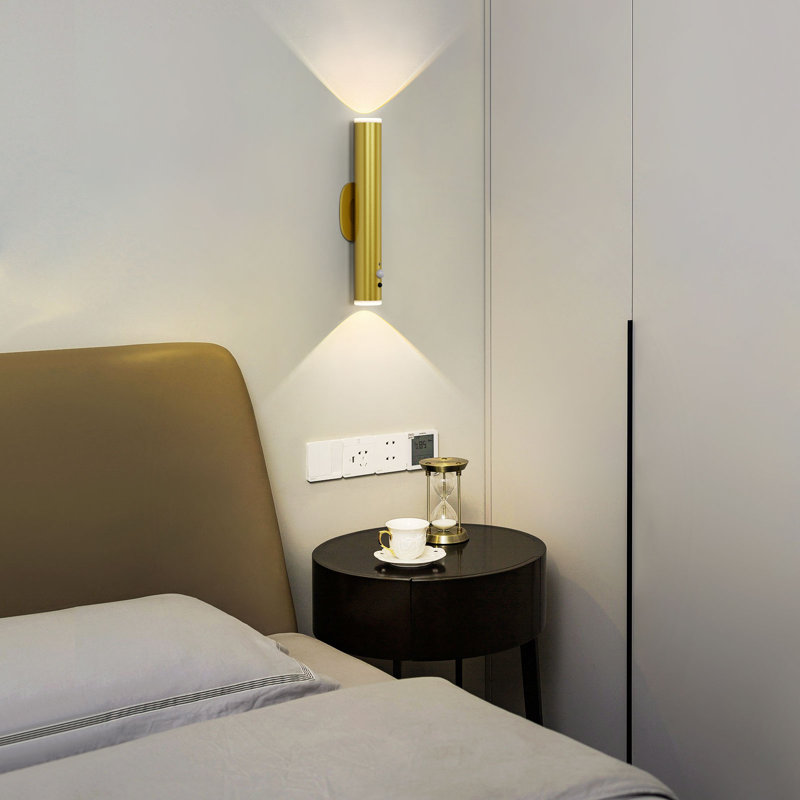 Danapaola LED Flush Mounted Sconce, Gold