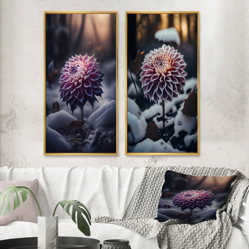 «A Blooming Purple Dahlia Flower In Winter», 2 pièces sur toile, Encadrement doré, H 32 po x l 32 po