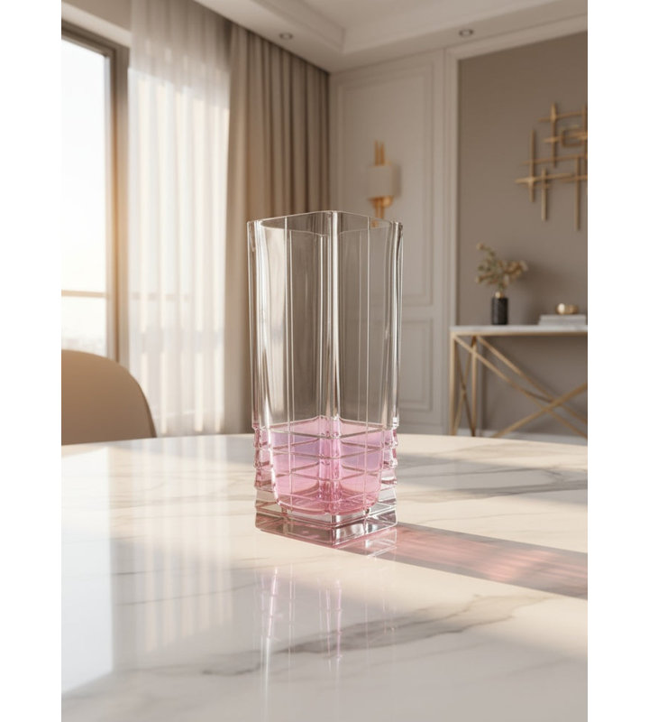 Vase carré avec coupe en losange et abat-jour rose sur le fond, Rose