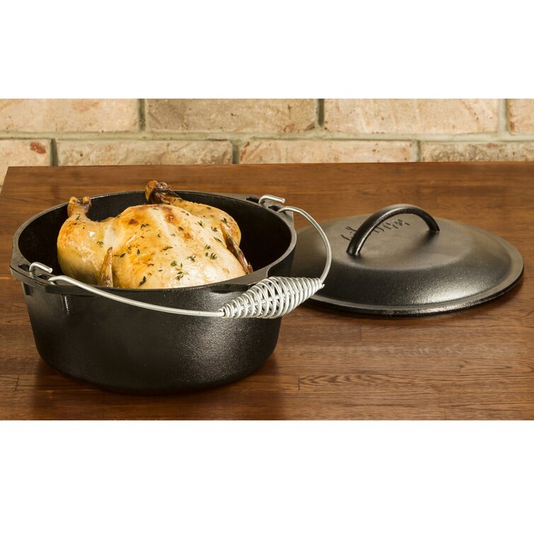 Lodge L8DOL3 5 Qt. Pre-Seasoned Cast Iron Dutch Oven