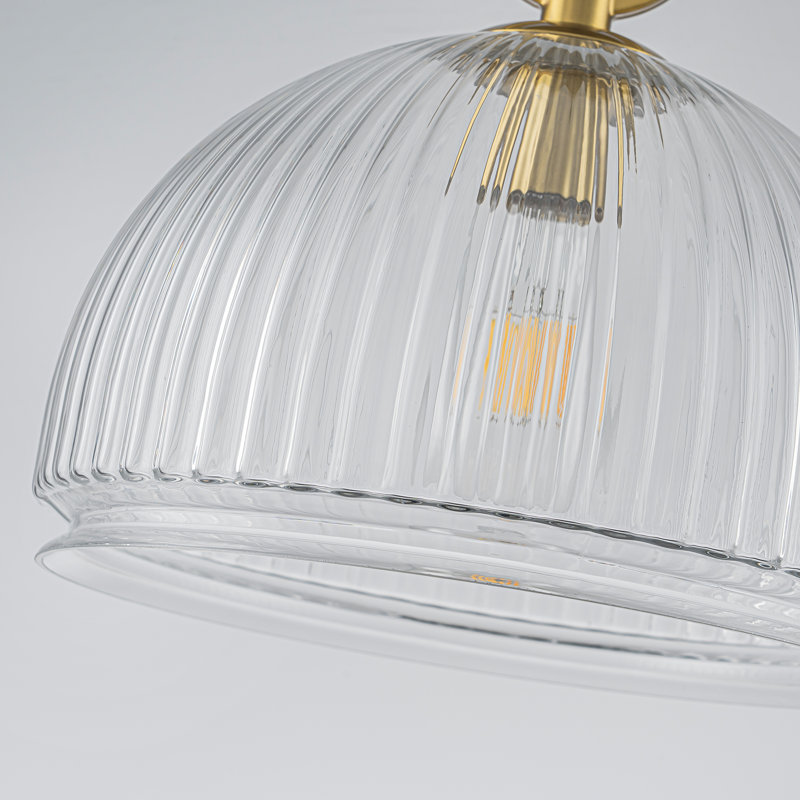 Plafonnier semi-encastré à une lumière, style moderne du milieu du siècle, avec abat-jour en verre transparent cannelé.