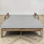 Lit de jour de patio en acacia avec coussins de 55,27 po de largeur Quilliams-1866776599