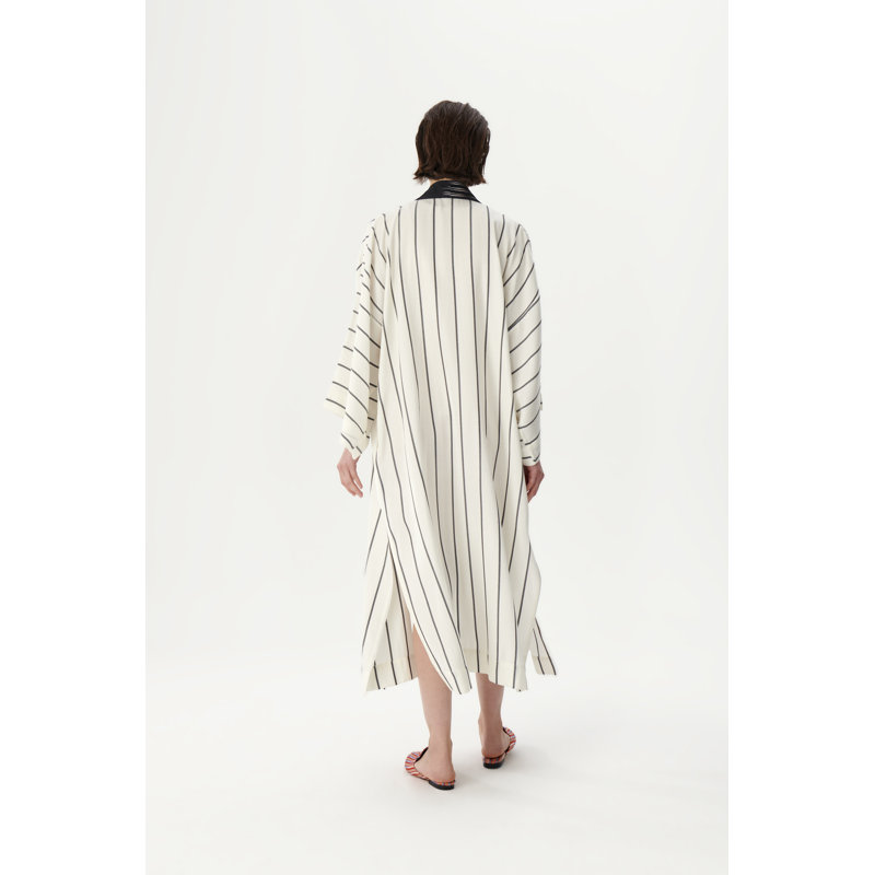 Classic Kutnia Black White Kimono