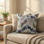 Coussin décoratif à double face à carreaux abstraits-15824450-93839851