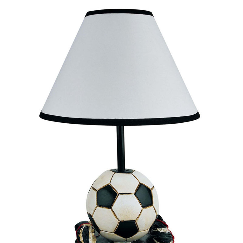 Lampe de table haute 15 po en polyrésine, forme soccer, abat-jour conique en lin