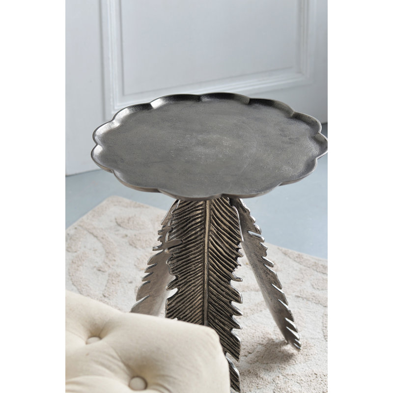 Table d'appoint ornée de feuilles d'aluminium avec finition exquise