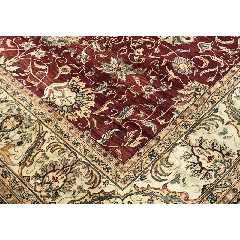 Tapis rouge et crème noué à la main de haute qualité