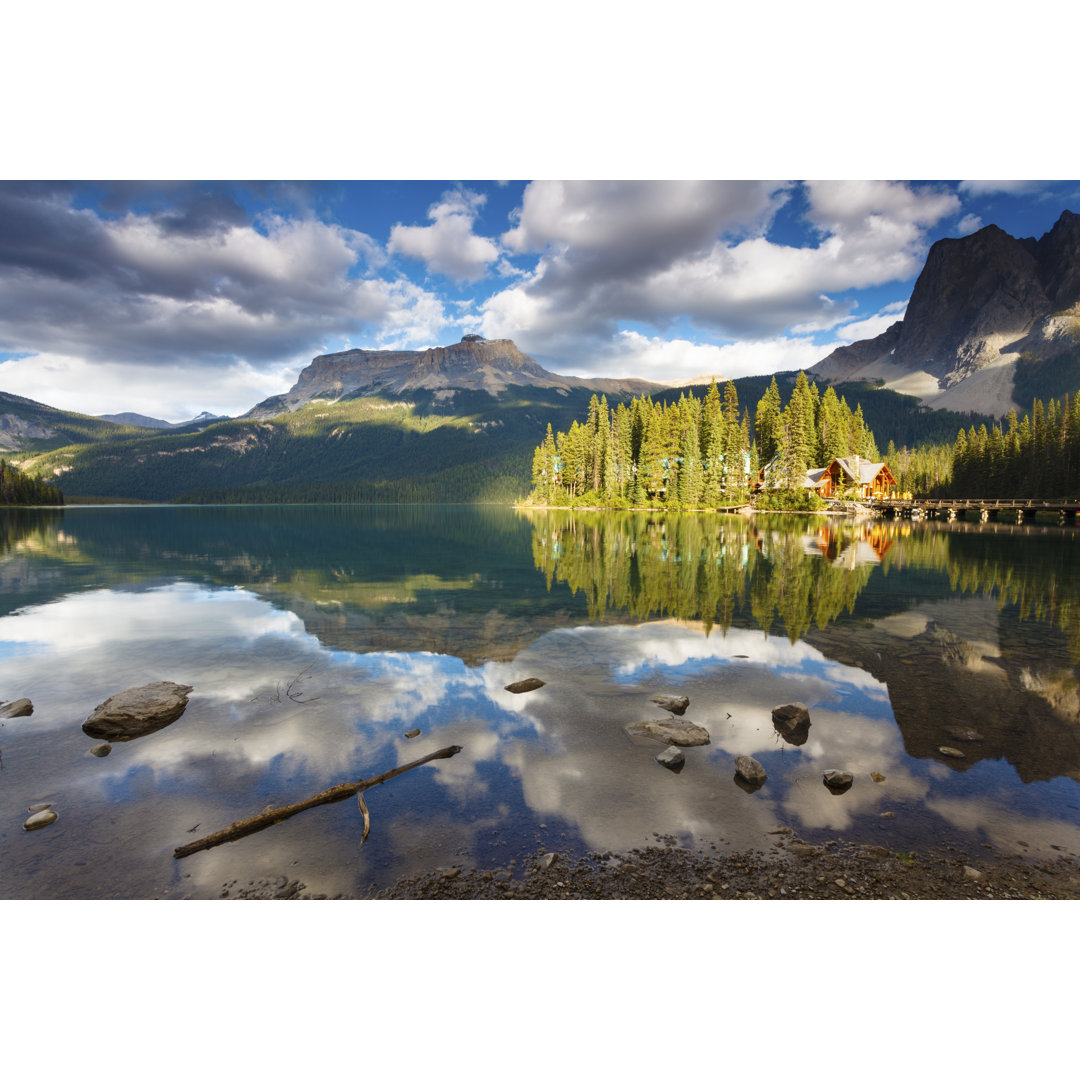 Emerald Lake In The Rockies von GlowingEarth - Leinwandbild