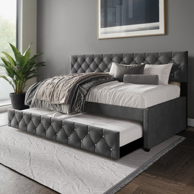 Darcey Velvet Upholstered Twin Daybed by House of Hampton