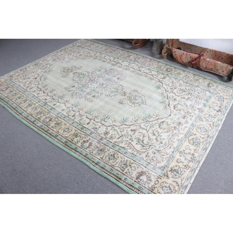 Grand tapis vert en laine pour votre salon avec un design turc antique