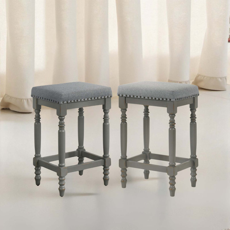 Tabourets de comptoir en bois rustique avec siège rembourré et garniture cloutée (ensemble de 2), Gris, Gris