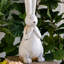 Lapin en magnésium blanc texturé 9,5 x 9,5 x 27,5 po avec détails dorés subtils