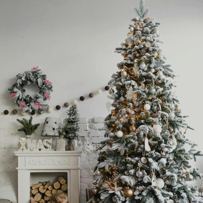 Christmas Greenery Stems 50PCS, Snowy Artificial Pine Stems Frosted Red Berry Stems 10.6" Faux Greenery Pine Branches Christmas Picks For DIY Christmas Garland Wreath Cedar Garland Home Dector (Snowy)