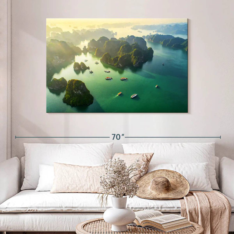 Vue aérienne de la baie d'Halong, Gillard, H 32 po x l 48 po