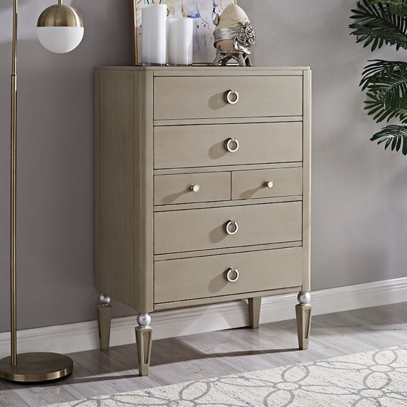 Armoire simple en bois massif