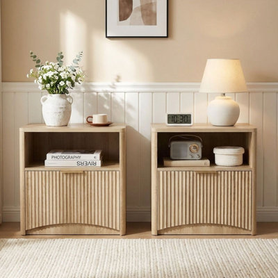 Table de chevet moderne du milieu du siècle de 23 pouces avec tiroirs, table de chevet en bois cannelé avec rangement (ensemble de 2)