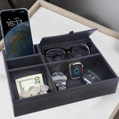 Plateau de rangement pour hommes, support de rangement pour armoire de chevet pour boîte à bijoux, 5 compartiments pour ranger des téléphones portables, clés, portefeuilles, montres, lunettes. Support de meuble-lavabo en similicuir. Cadeau pour la fête des pères (noir)