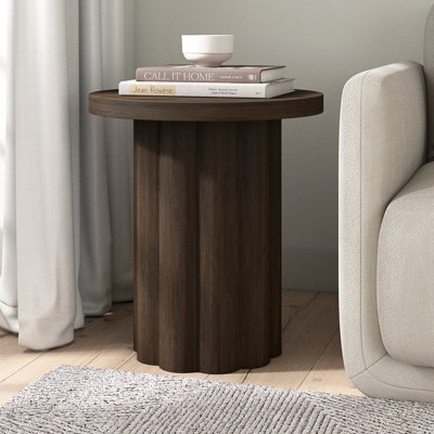 Olie 20" Wide Round Fluted Side Table in Brown Oak