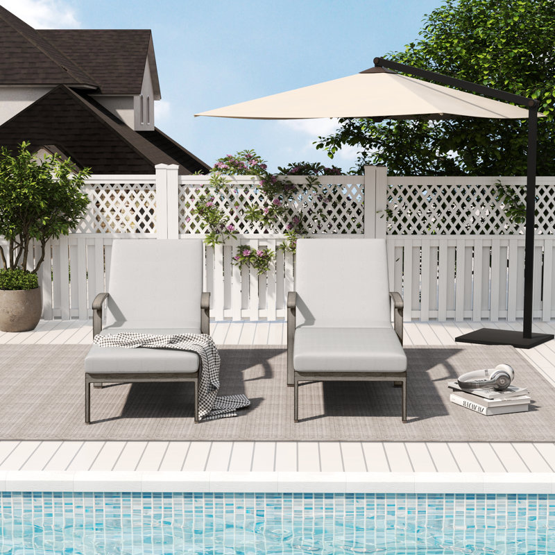 Chaise longue inclinable longue 62,2 po avec coussins